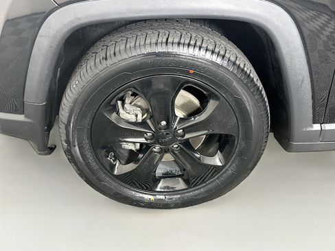 Used 2018 Jeep Compass Altitude image 11