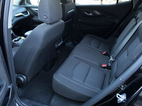 Used 2024 GMC Terrain SLE image 28