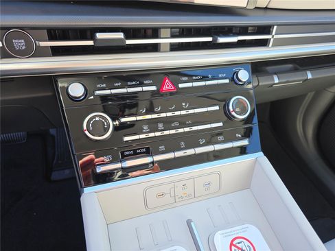 New 2026 Hyundai Santa Fe SE image 17