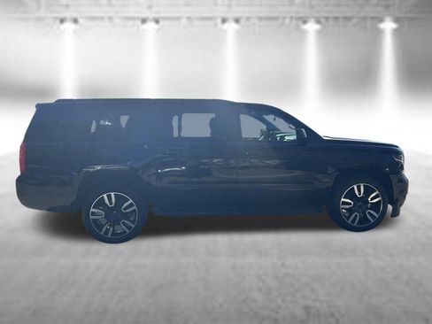 Used 2019 Chevrolet Suburban Premier w/ RST Edition RWD image 6