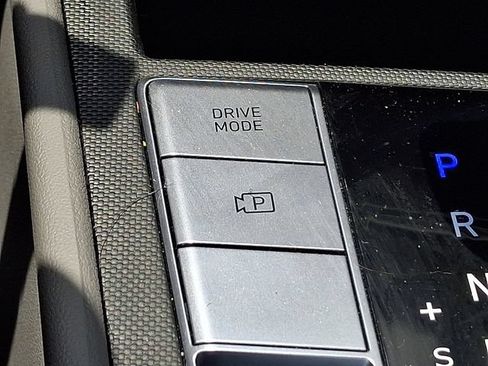 Certified 2025 Hyundai Elantra Hybrid FWD image 24