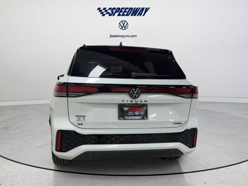 New 2026 Volkswagen Tiguan SE R-Line AWD/4WD image 6