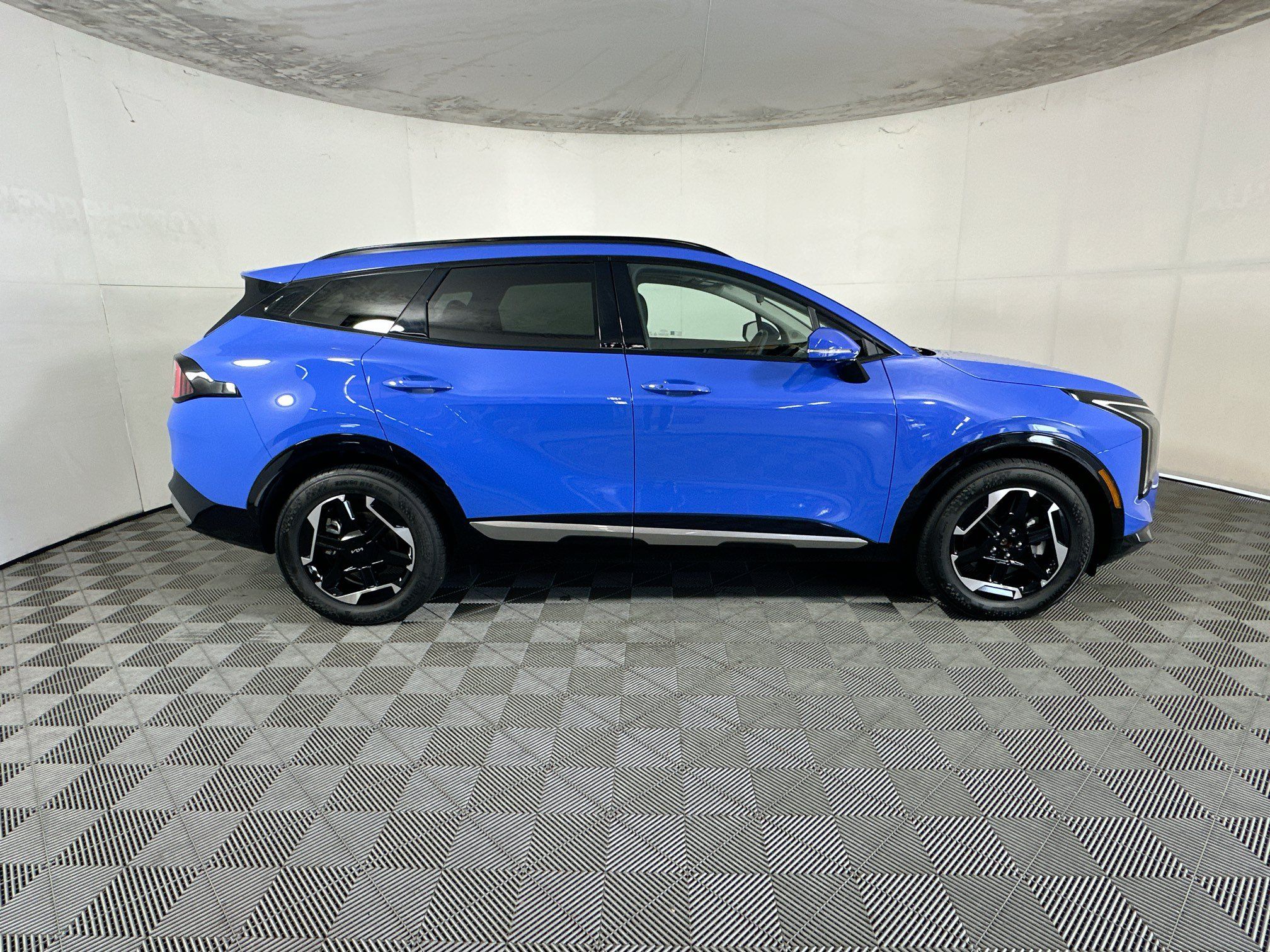 Used 2026 Kia Sportage SX FWD image 2