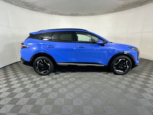 Used 2026 Kia Sportage SX FWD image 2