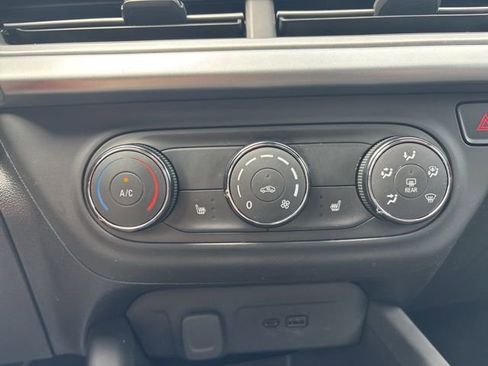 Used 2024 Chevrolet Trax RS w/ Sunroof Package image 31