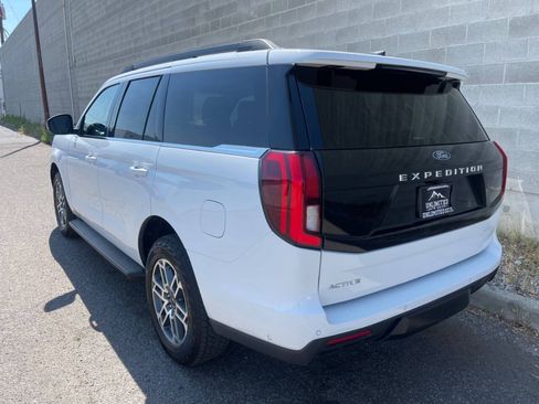 Used 2025 Ford Expedition Active AWD/4WD image 24