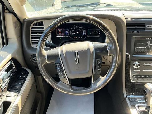 Used 2015 Lincoln Navigator L 4WD image 32