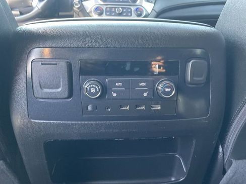 Used 2019 Chevrolet Suburban Premier image 22