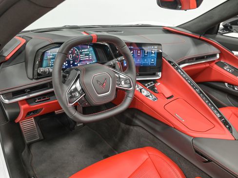 Used 2024 Chevrolet Corvette Stingray Premium Conv w/ Z51 Performance Package image 12