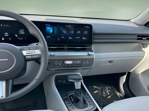 Used 2025 Hyundai Kona SEL image 19