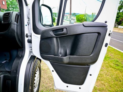 Used 2025 RAM ProMaster 2500 w/ U-Haul Equipment Group FWD image 26