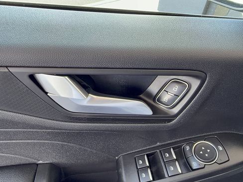 Certified 2022 Ford Escape SEL w/ SEL Stealth AWD Package image 9