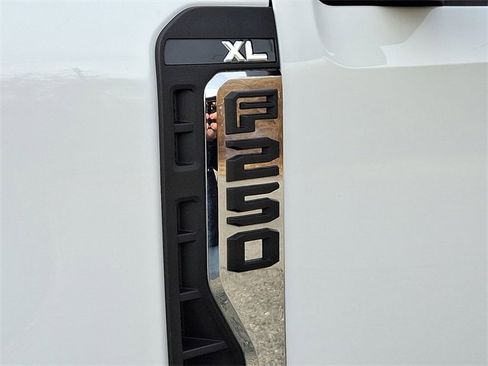 Used 2023 Ford F250 XL w/ Snow Plow Prep Package image 30