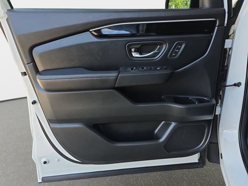 Certified 2025 Honda Pilot EX-L image 25