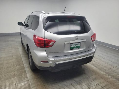 Used 2017 Nissan Pathfinder SV w/ SV Cold Weather Package AWD/4WD image 5