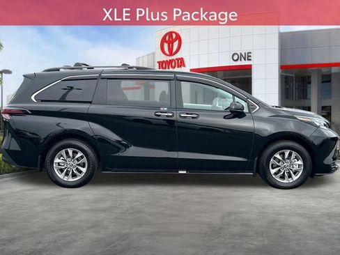Certified 2025 Toyota Sienna XLE w/ XLE Plus Package AWD/4WD image 3