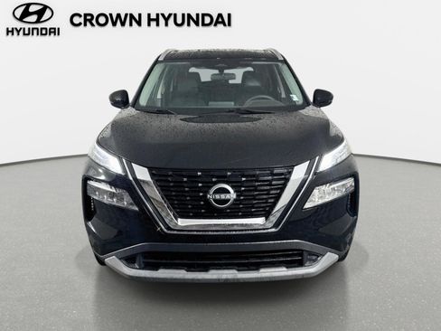 Used 2023 Nissan Rogue SV w/ SV Premium Package FWD image 2