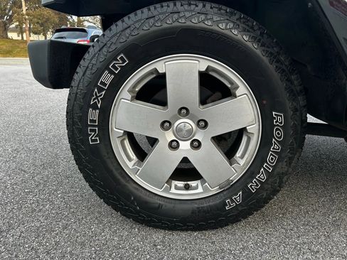 Used 2012 Jeep Wrangler Sahara w/ Dual Top Group image 39