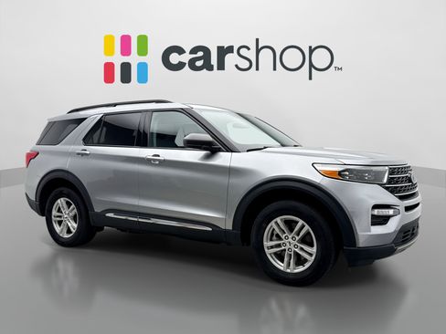 Used 2023 Ford Explorer XLT w/ Equipment Group 202A AWD/4WD image 7