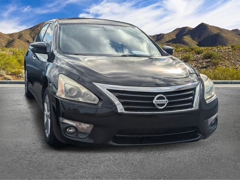 Used 2015 Nissan Altima 2.5 SV w/ Convenience Package image 3
