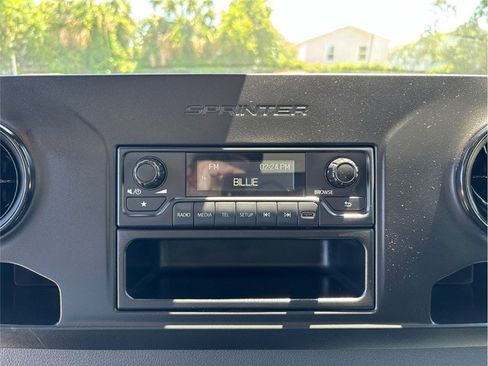 Used 2021 Mercedes-Benz Sprinter 4500 image 21