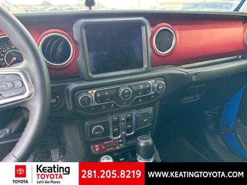 Used 2023 Jeep Gladiator Rubicon w/ Cold Weather Group AWD/4WD image 21