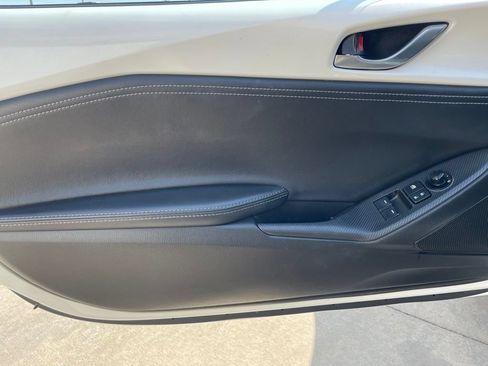 Used 2022 MAZDA MX-5 Miata Grand Touring RWD image 17