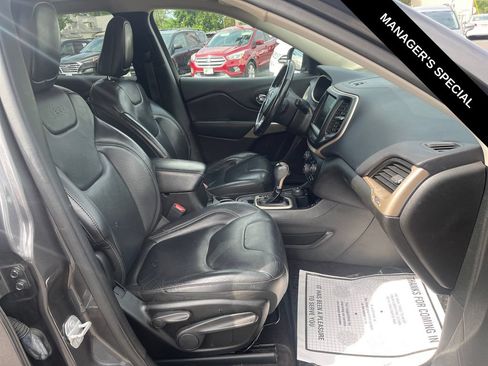 Used 2018 Jeep Cherokee Limited AWD/4WD image 31