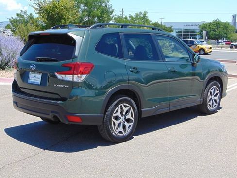 Used 2023 Subaru Forester Premium AWD/4WD image 4