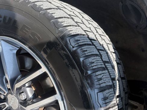 Used 2018 Jeep Grand Cherokee Limited AWD/4WD image 10