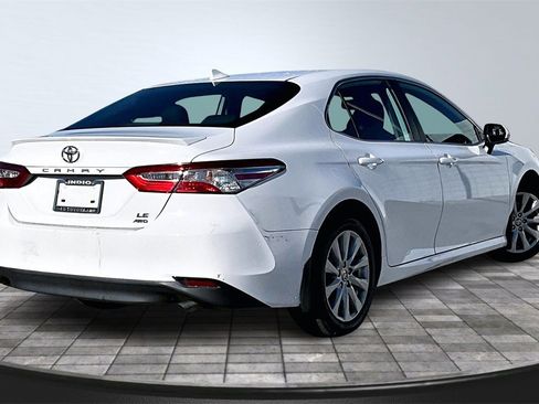 Used 2020 Toyota Camry LE image 14