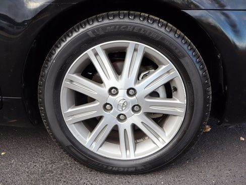 Used 2009 Toyota Avalon Limited image 45