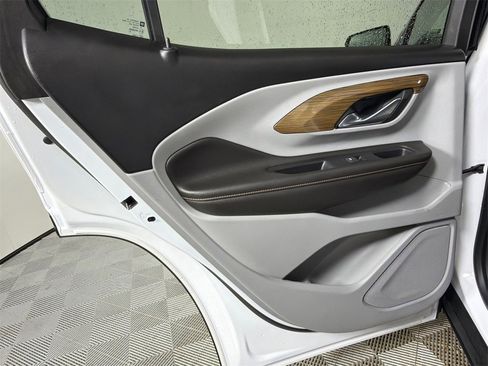 Used 2020 GMC Terrain SLE w/ Driver Convenience Package image 23