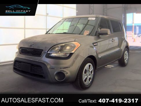 Used 2013 Kia Soul FWD image 1