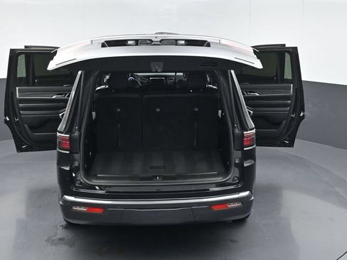 Used 2022 Jeep Wagoneer Series II AWD/4WD image 60