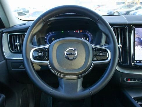 Used 2025 Volvo XC60 B5 Plus image 24