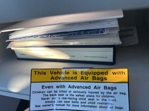 Used 2025 Hyundai Kona Limited image 14