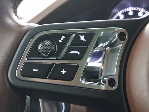 Certified 2022 Porsche Cayenne Turbo image 18