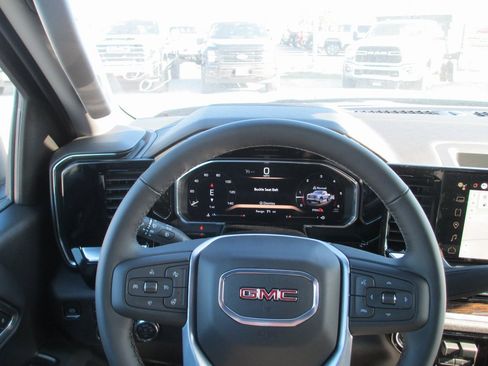 New 2026 GMC Sierra 1500 Elevation image 18