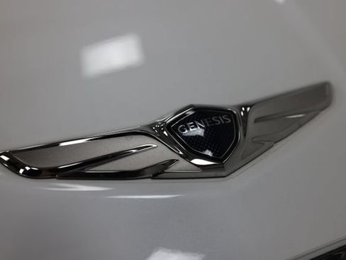 Used 2023 Genesis GV70 3.5T Sport w/ Sport Prestige Package AWD/4WD image 3