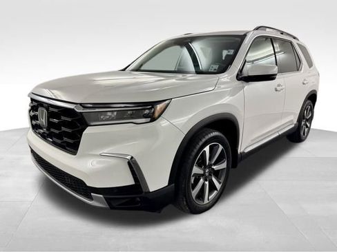 Used 2024 Honda Pilot Touring image 4