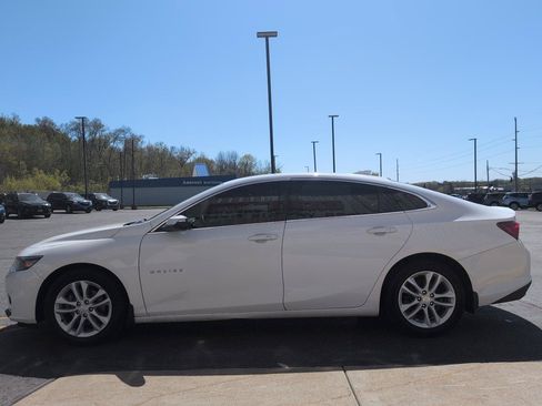 Used 2016 Chevrolet Malibu LT w/ Leather Package FWD image 5