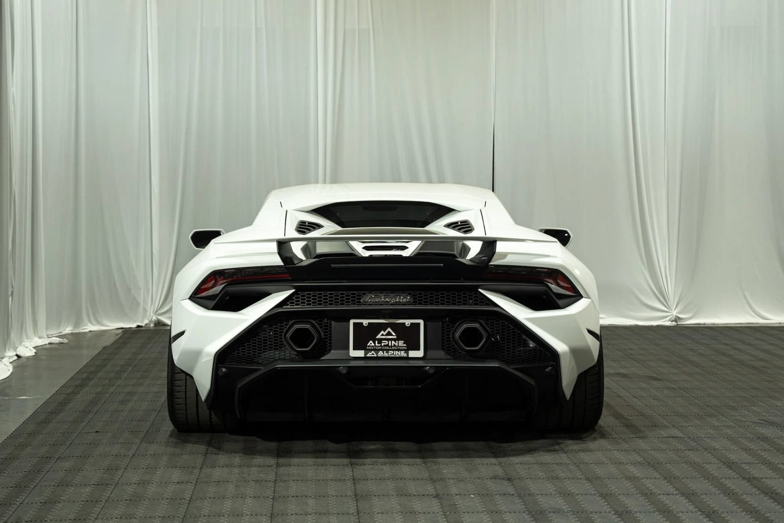 Used 2023 Lamborghini Huracan Tecnica RWD image 8