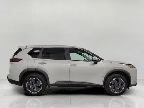 Used 2025 Nissan Rogue SV image 11
