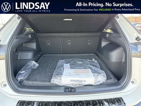 New 2026 Volkswagen Tiguan SEL R-Line AWD/4WD image 11