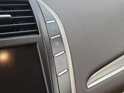 Used 2019 Lincoln MKC Premiere FWD image 19