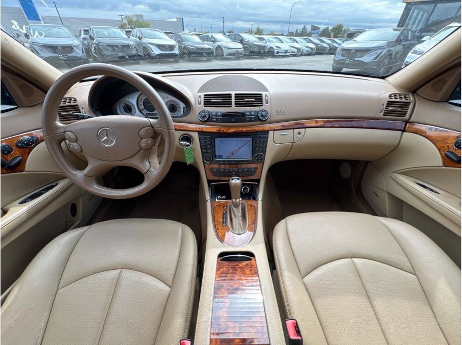 Used 2008 Mercedes-Benz E 350 4MATIC Sedan image 4