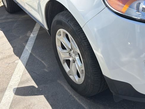 Used 2013 Ford Edge SEL FWD image 8