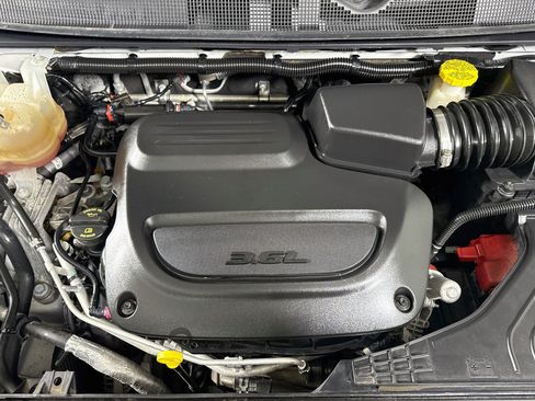 Used 2022 Chrysler Pacifica Touring-L FWD image 39