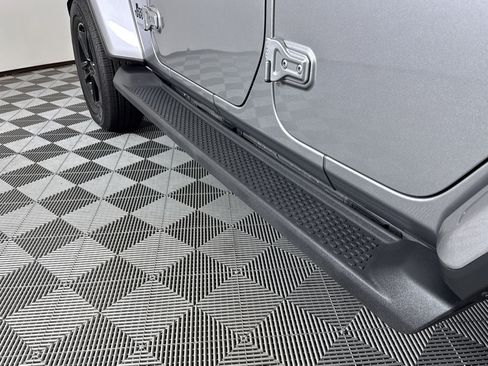 Used 2021 Jeep Wrangler Unlimited Sahara image 30